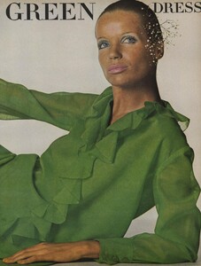 Penn_US_Vogue_April_1st_1968_02.thumb.jpg.24ba73357b80fbb8cbd2149b67539521.jpg