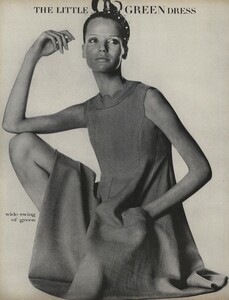 Penn_US_Vogue_April_1st_1968_09.thumb.jpg.b7f923a00b23d7bf3f0a7cc48fec5029.jpg
