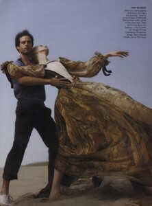 Rise_Leibovitz_US_Vogue_December_2009_04.thumb.jpg.466e79806e6b956d775f2a49f757c1fa.jpg