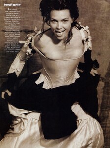 Ritts_US_Vogue_October_1991_05.thumb.jpg.10f4104c7add3a0b7e6a3b187e30f8d2.jpg
