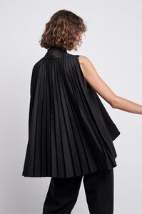 S15-20RE1309_Exposed_Pleated_Top_Black-20681-Aje-2002.jpg