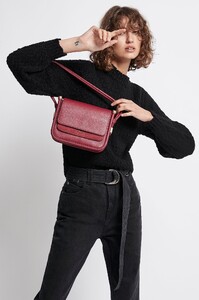 S36-20AJ6020_Freedom_Crossbody_Satchel_Mulberry-20254-Aje-2617.jpg