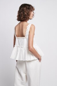 S51-20RE1357_Hushed_top_White-20681-Aje-0677.jpg