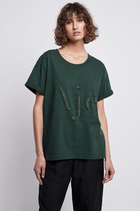 S58-19AJ1254_Banksia_Sequin_Logo_Tee_Bonsai-20681-Aje-1806.jpg