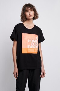 S7-20RE1366_Adopt_Change_Tee_Black-20681-Aje-1837.jpg