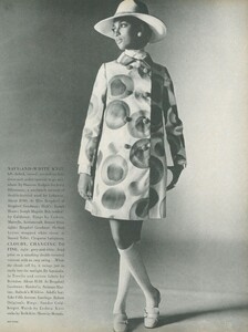 Stern_US_Vogue_January_15th_1969_18.thumb.jpg.eef3f46a09f0c71e75520509f9a1d57c.jpg