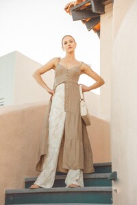 The-Wolf-Gang-Casa-Allegra-Resort-Valencia-Wide-Leg-Pant-Ivory-Palm-Farah-Maxi-Dress-Light-Khaki-Biscay-Shoulder-Bag-8858.thumb.jpg.976314bcc15b85cfe11ce2ec9ef602c0.jpg