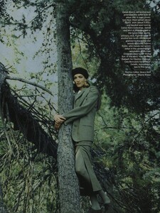 Woods_Maser_US_Vogue_November_1992_02.thumb.jpg.51dcf52e465034d29e60dd4de33cfcd4.jpg