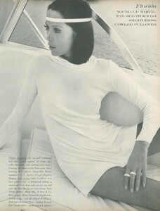 Young_Parkinson_US_Vogue_January_15th_1969_06.thumb.jpg.c78563466c60a441810b9c49b2620545.jpg