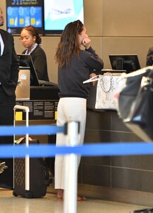 alicia-vikander-lax-airport-in-los-angeles-07-01-2019-4.jpg