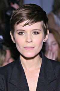 beauty-2015-09-fall-haircut-ideas-kate-mara-main.jpg