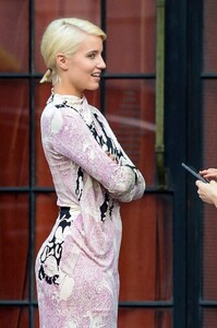 dianna-agron-awesome-pic-1.jpg