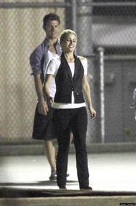 dianna-agronon-the-set-of-glee-august-24th-2010butt-shots-13.jpg