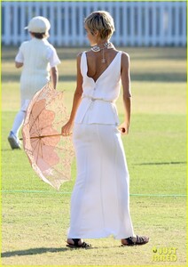 isabel-lucas-rocks-numerous-outfits-for-photo-shoot-19.jpg
