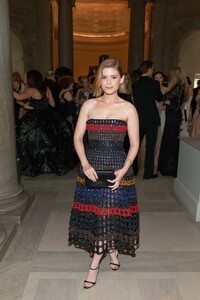 kate-mara-2015-mid-winter-gala-presented-by-dior-in-san-francisco-04.jpg