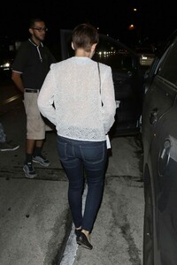 kate-mara-at-gracias-madre-in-west-hollywood-9-03-2015-6-683x1024.jpg
