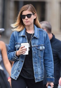 kate-mara-casual-style-soho-in-new-york-08-28-2017-9_thumbnail.jpg