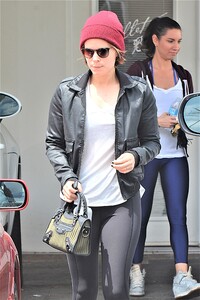 kate-mara-leaving-a-gym-in-west-hollywood-592016.jpg