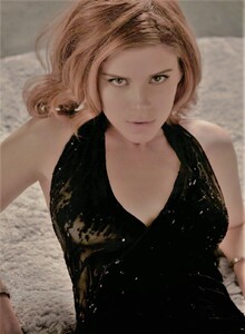 kate-mara-photoshoot-for-yahoo-style-2014-_2edited.jpg