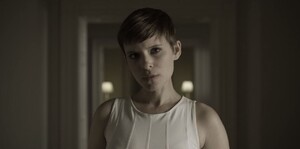 kate-mara_zoe-barnes_house-of-cards_s4_ep6_14.jpg