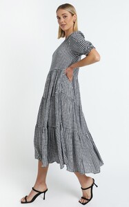 orladressinblackcheck_220.jpg