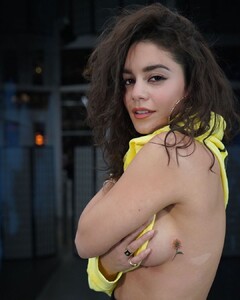 vanessahudgens___B7r49RiBdv8___.jpg