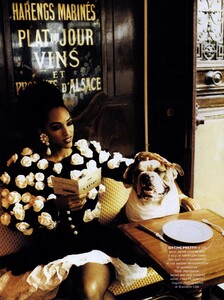von_Unwerth_US_Vogue_October_1991_09.thumb.jpg.be781341f0908e2b24563159c32b628e.jpg
