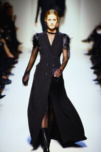 1088308396_jil-sander-fw-1993(10).thumb.jpg.aa70ceca7c536f3bcbc3c6f45710fc16.jpg