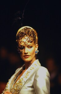 1089378679_ChristianLacroixCoutureSpring1997(13).thumb.jpg.9f405c3cec20fbbe8e7b52cd51d10d54.jpg