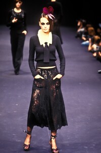 1099530224_SoniaRykiel1997WomenRTW62.thumb.jpg.3b19d0c6c85e2b0058a5fd322add7ab3.jpg