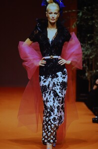 1113723411_ChristianLacroixCoutureSpring1996(8).thumb.jpg.fb1681b363fd828b6393ef9b83989a0d.jpg