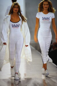 1133420548_dkny-ss-1994(12).thumb.jpg.0762eb42dd325bd15cb88e1ffd282d7e.jpg