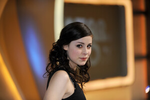 125073963_lena-meyer-landrut-backstage-photocall-10.jpg