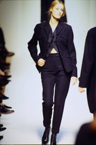 1519531097_jil-sander-fw-1993(9).thumb.jpg.63815828487baf1ba1adb206b5b21b65.jpg