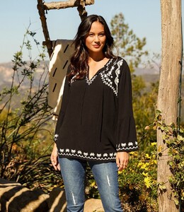 3l55185_black_with_off-white_001_1000x - Copy - Copy.jpg