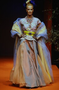 1657507739_ChristianLacroixCoutureSpring1996(15).thumb.jpg.c43ad6c091d53117d49871db0ba47342.jpg
