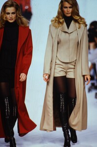 1771581311_martine-sitbon-fw-1992(5).thumb.jpg.66601eb9f38a60a8a838e50527cd0782.jpg