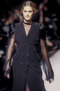 1773266669_jil-sander-fw-1993(20).thumb.jpg.c2cc9a04864c74153d256bb32664720a.jpg