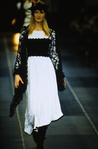 1942286206_ChanelFall1993(7).thumb.jpg.266704995528b345183d6b3e80e0f803.jpg