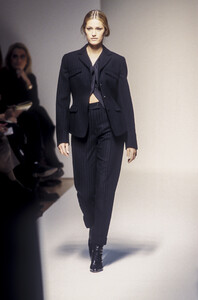 2075563630_jil-sander-fw-1993(17).thumb.jpg.5752863b8a3e7086513f3d3d3eab1c57.jpg