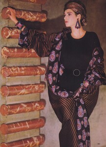 210847516_VOGUEUSNov198504.thumb.jpg.8a80e93acd9ec7a3e3731bb648d6454d.jpg
