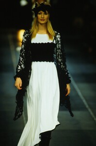 2112452927_ChanelFall1993(9).thumb.jpg.215d832655efdcd6c43b4ebc66ef5e9b.jpg