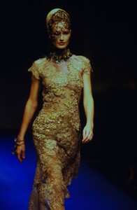 2797038_ChristianLacroixCoutureSpring1997(6).thumb.jpg.0ca2e1f084003778d9c69bec2cf49643.jpg