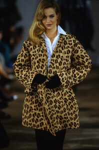 523745861_michael-kors-fw-1991(5).thumb.jpg.3fbadfe70b143a1f1986426922d73584.jpg
