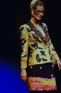 617467312_ChristianLacroixCoutureSpring1997(9).thumb.jpg.213902ddf0c33dce390dda8897352f78.jpg