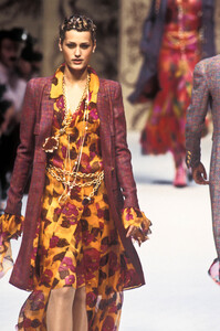 66578912_Chanel1993HauteCouture85.thumb.jpg.b8aad0b4042a7a5a74dc26a584b58f6a.jpg