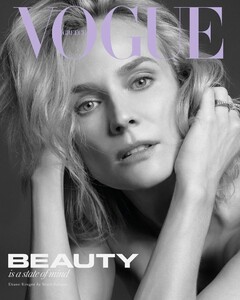 Vogue Greece 1220.jpg