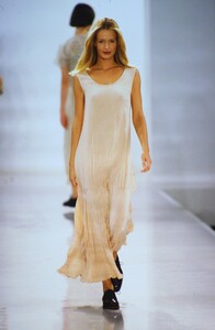 964368498_dkny-ss-1994(1).thumb.jpg.f96a358383a296abc3e9989be89910a7.jpg