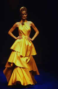 999627652_ChristianLacroixCoutureSpring1997(15).thumb.jpg.5fe36edf4a46034b104db552c86c2e8e.jpg
