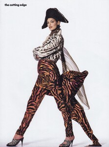 Cutting_Penn_US_Vogue_January_1992_10.thumb.jpg.1ab0fd9b6ae720f977157e2a7a114d16.jpg